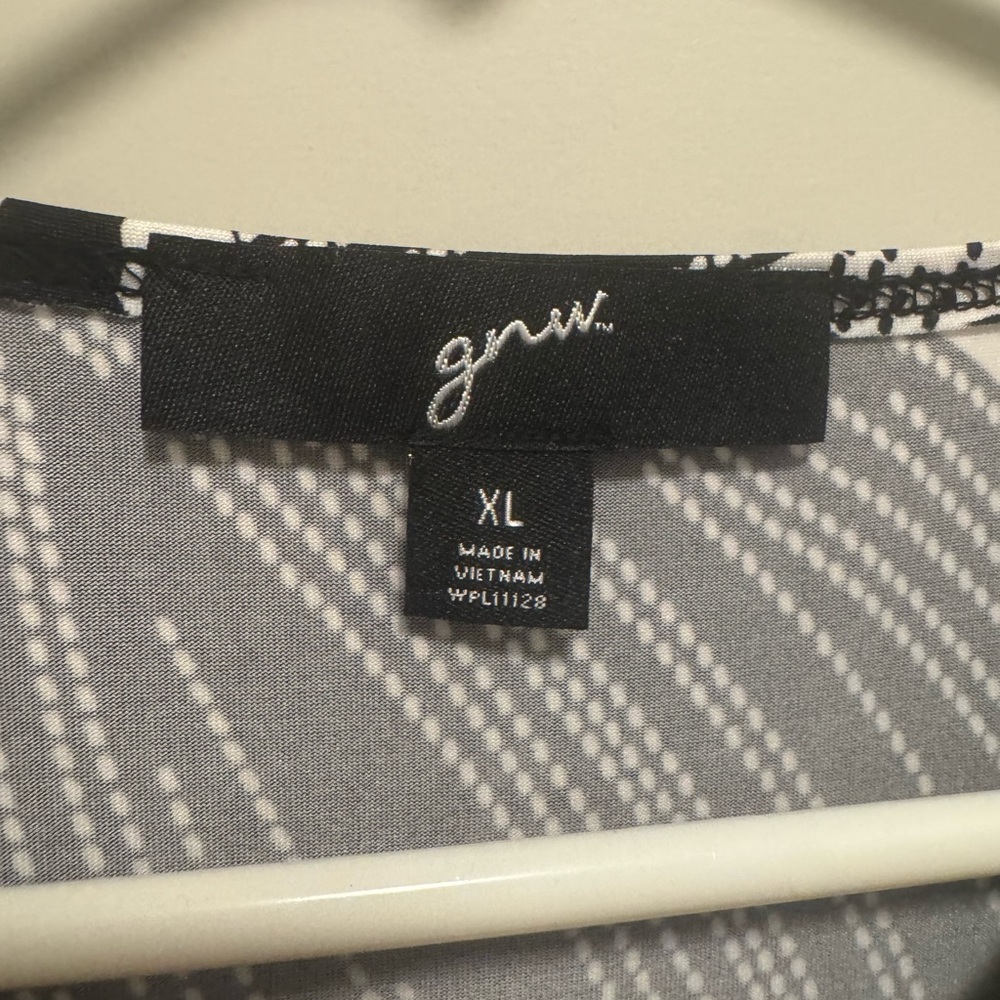 GNW Black and White Midi A-line Sleeveless V-neck Dress - Picture 4 of 5